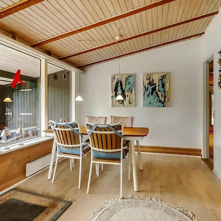 Charmantes Auf Großem Grundstück Ferienhaus Spodsbjerg